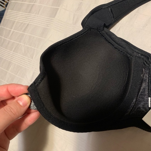 VS Sports Bra - Picture 5 of 7